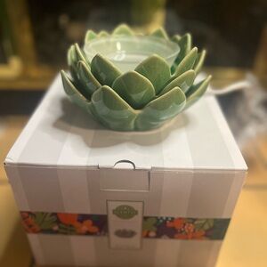 Green Lotus Scentsy Warmer